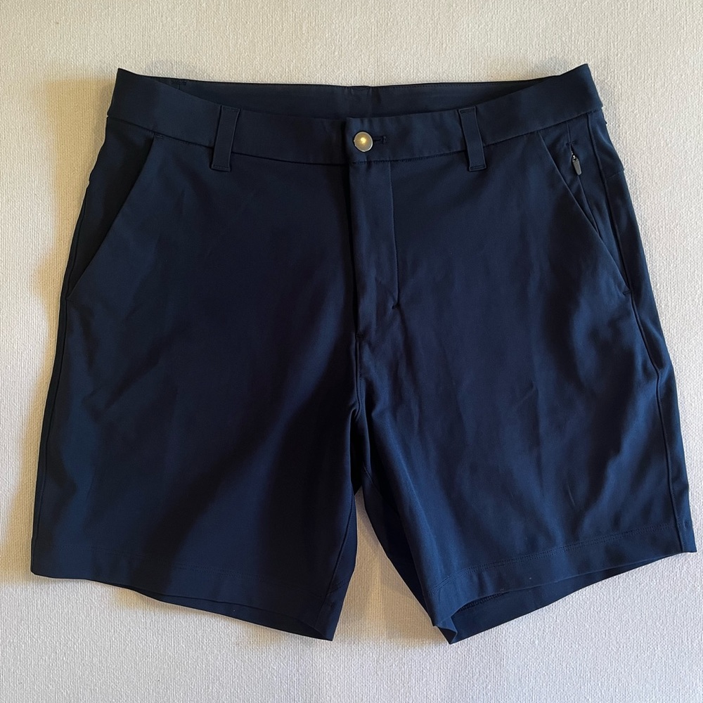 Lulu Lemon mens 7” short